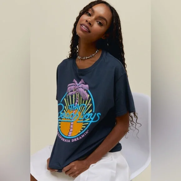 NWOT Daydreamer The Beach Boys California Dreamin’ Boyfriend Tee - Picture 2 of 4